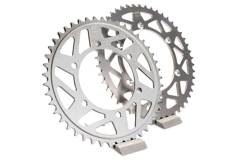 AFAM Aluminium Rear Sprocket 93323 - 520 för Gas Gas Pampera 250. Hållbart och lätt bakdrev i aluminium, perfekt för motocross och enduro.