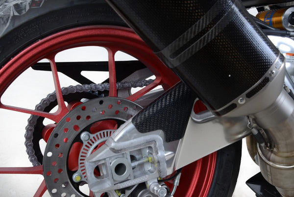 Guardia Swingerm in fibra di carbonio (lato destro), Aprilia RSV4 RR / RF 15- / RSV4 1100 Factory 19-20 / V4 Tuono [R] 15-