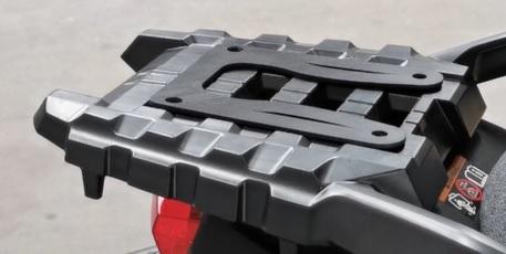 Topta di montaggio specifica Top Case Alpitech 55 LT GPR Tech compatibile con Suzuki V-Strom 800DE 2023/2024 E5